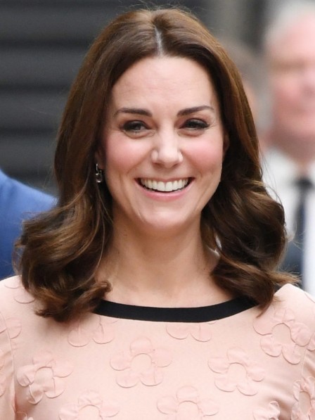Elegant Wavy Shoulder Length Kate Middleton Celebrity Wigs