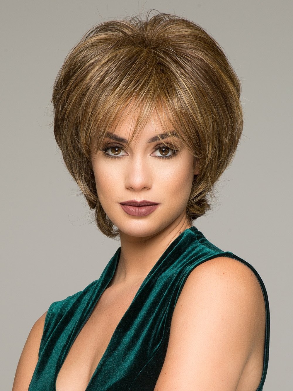 Fashion Layered Cut Short Women Synthetic Wig With Side Bang, Chin
